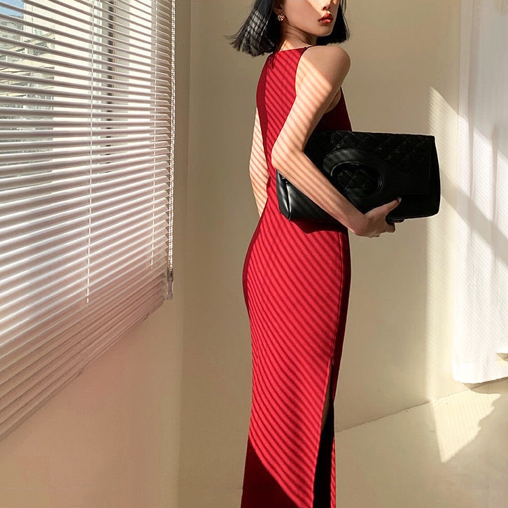 Đầm Đỏ Dài Không Tay Xẻ Tà Bên Hông Thanh Lịch Đơn Giản Dành Cho Nữ
