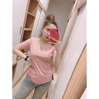 Áo phông cổ tim chất cotton co giãn tốt