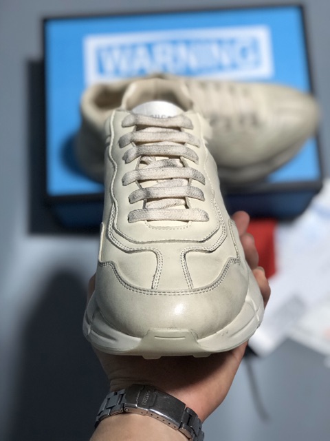 Giày cao cấp trơn bản bẩn sale+full phụ kiện