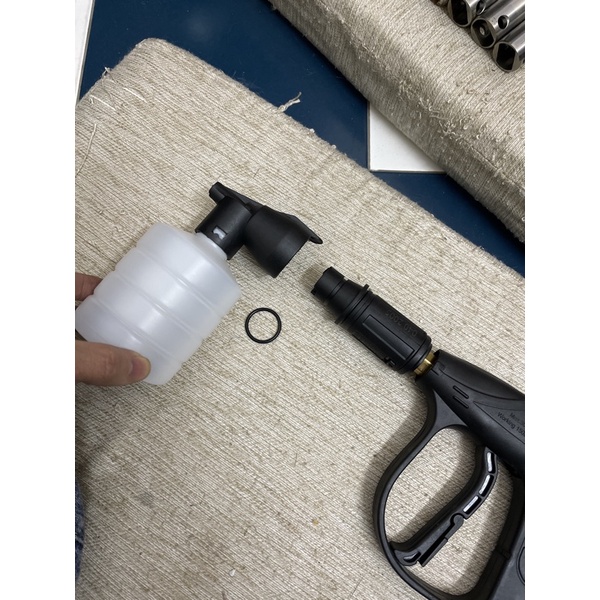 Bình phun bọt lắp nhanh cho tay cầm rửa xe mỏ vịt