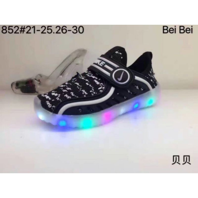 Giày Thể Thao Nike Có Đèn Led Cho Bé