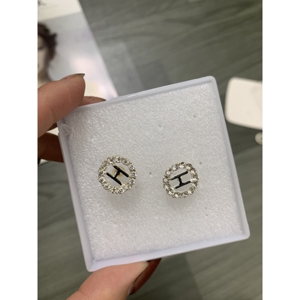 Bông tai chữ H măt tròn đính đá siêu xinh