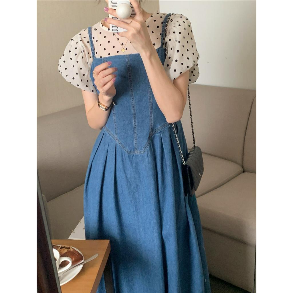 Bộ Áo Sơ Mi Chấm Bi Ngắn Tay Phối Chân Váy Yếm Denim 51489