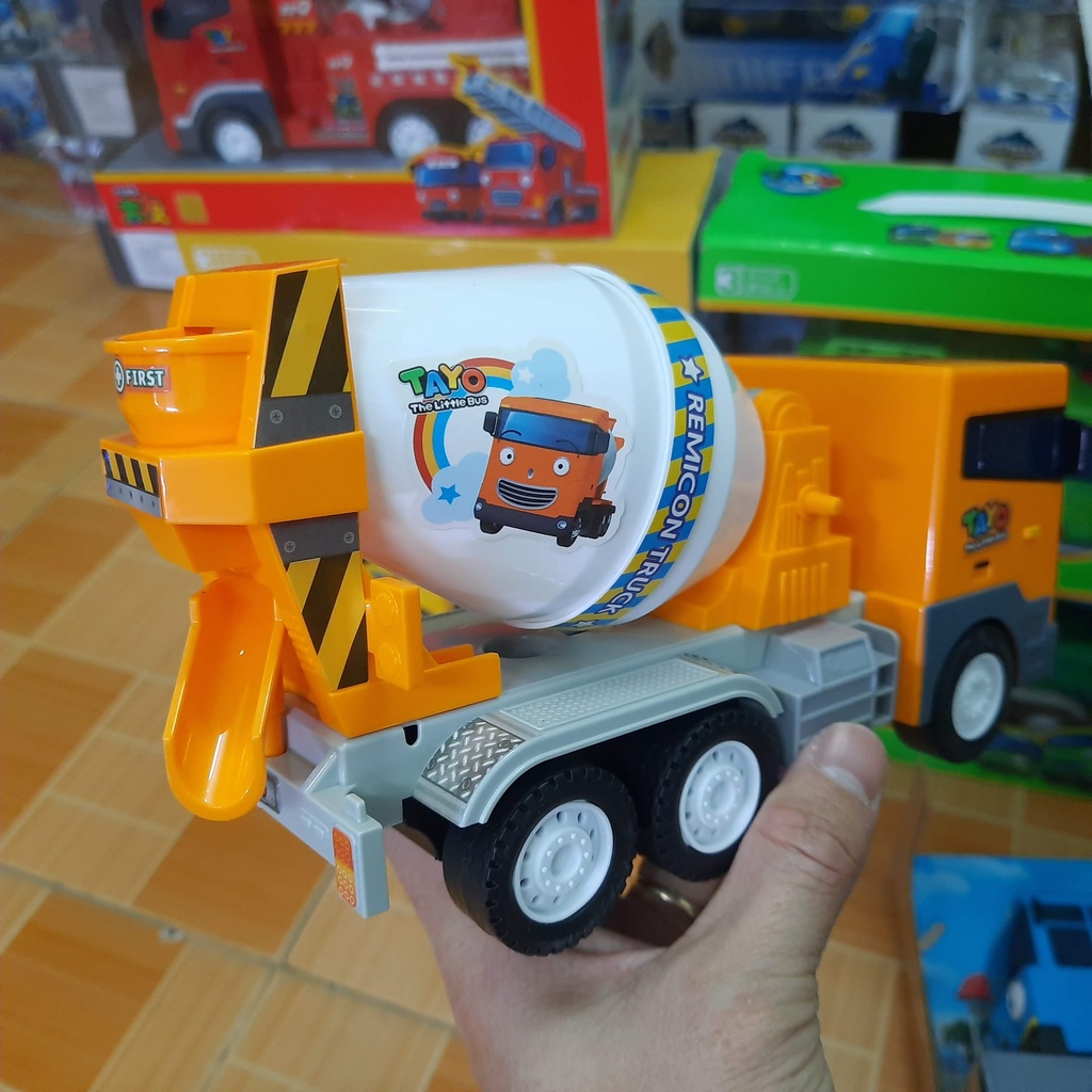 Bộ xe buýt Tayo The little bus gồm 2 xe Tayo và xe trộn bê tông Chris có âm thanh và đèn