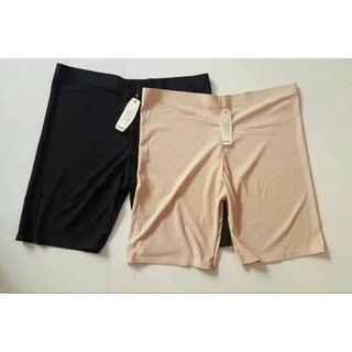 Quân cotton mặc trong váy