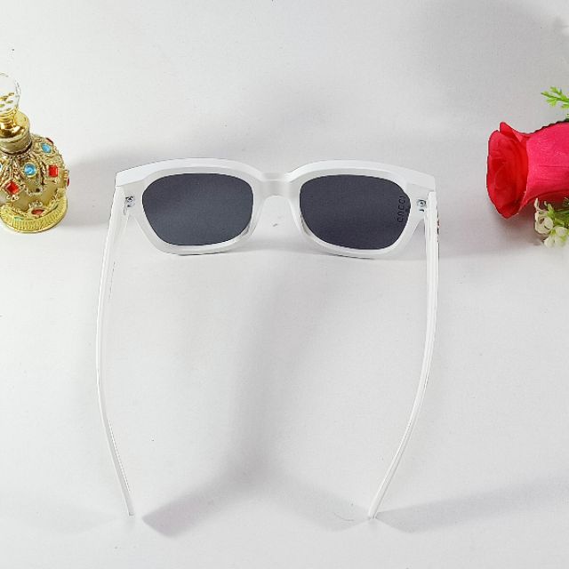 Mắt kính thời trang màu trắng trẻ trung năng động_ bảo hành 12 tháng | BigBuy360 - bigbuy360.vn