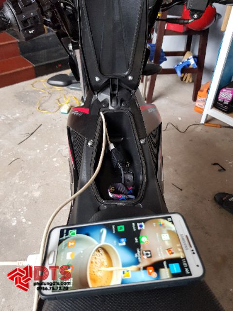 Bộ sạc điện thoại chính hãng Suzuki Satria Fi - Raider Fi