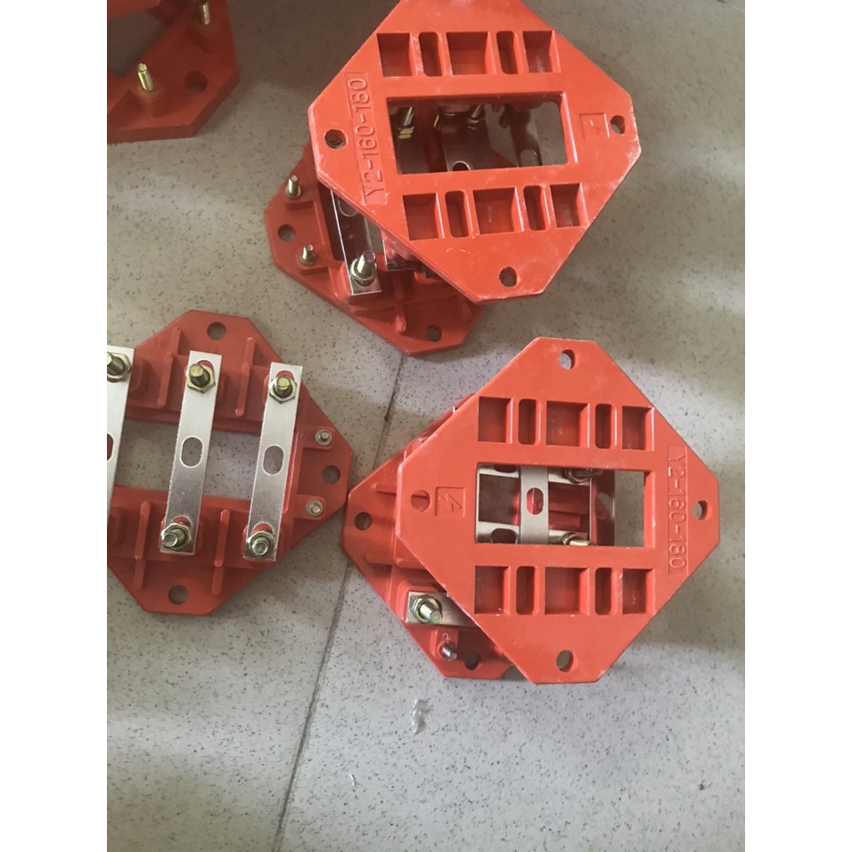 Cầu đấu động cơ Y2-200-225
