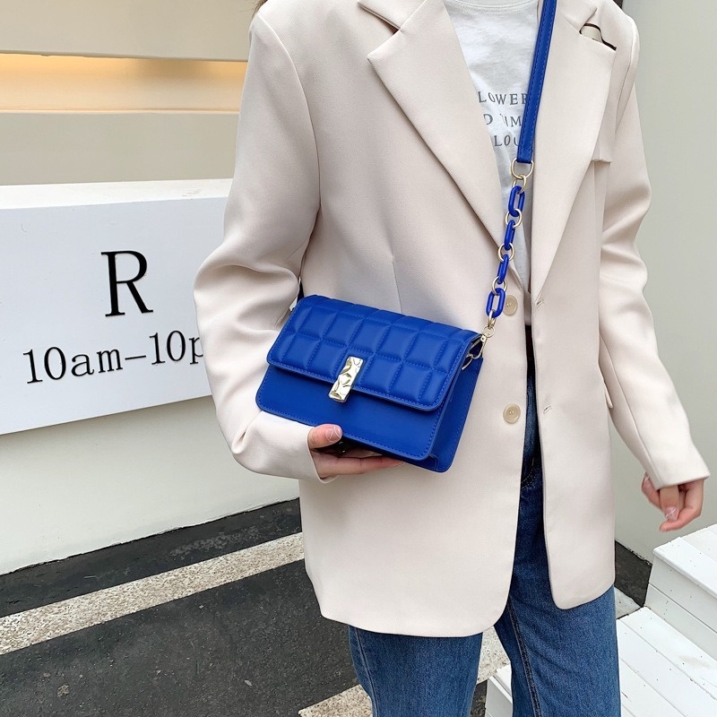 Túi Đeo Chéo Hình Vuông Nhỏ Màu Trơn Họa Tiết Kẻ Sọc Đính Kim Cương Giả Đơn Giản NB00369