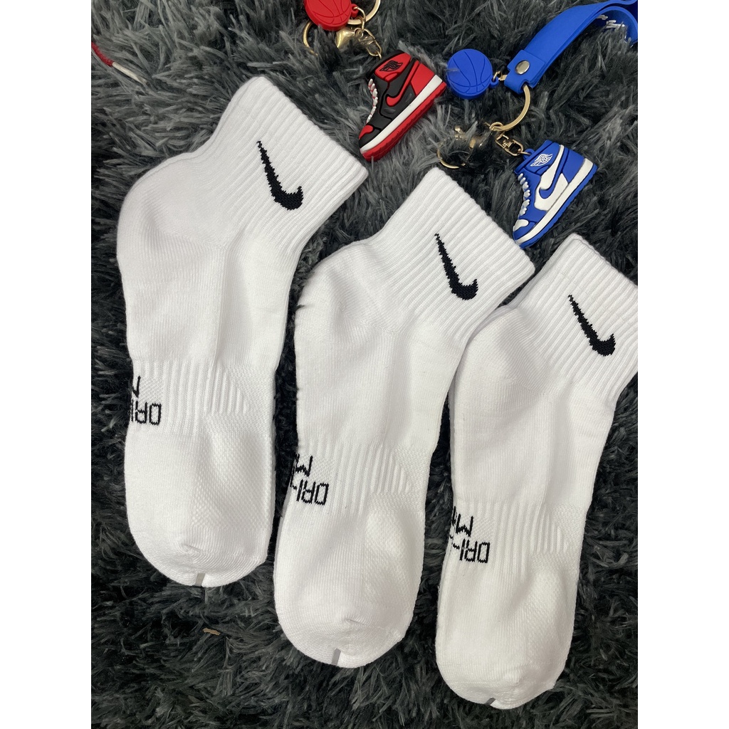 Tất, Vớ thể thao cổ trung nike