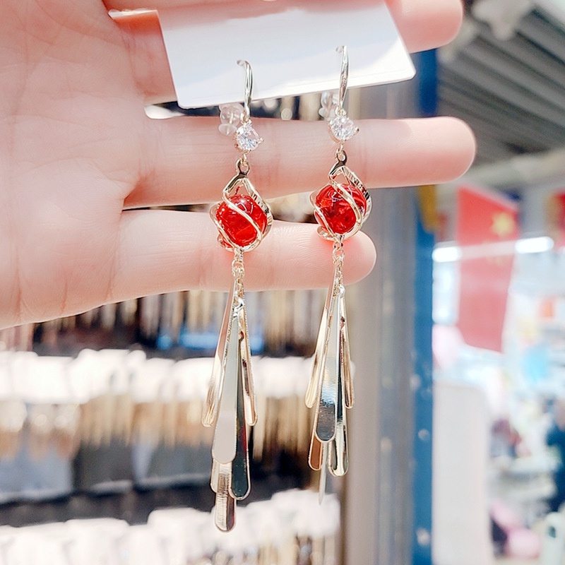 Hoa tai nữ đẹp bông tai đính đá Hàn Quốc E1228 tua dua 2 màu trắng đó S925 thời trang