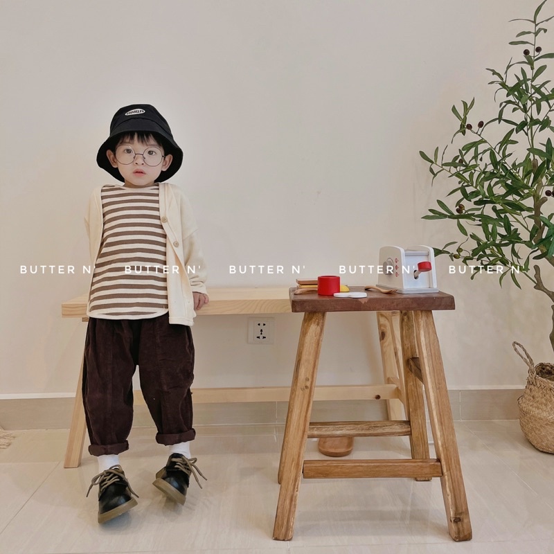 Áo Len Mỏng Dáng Rộng Kẻ Nâu Nhạt Cho Bé