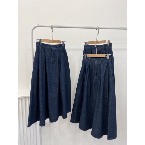 Chân váy jeans dáng xoè lưng chun, dáng dài midi rất dễ mặc và phối đồ