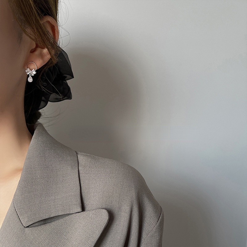 Bông Tai Đính Đá Kim Cương Thời Trang Sang Trọng