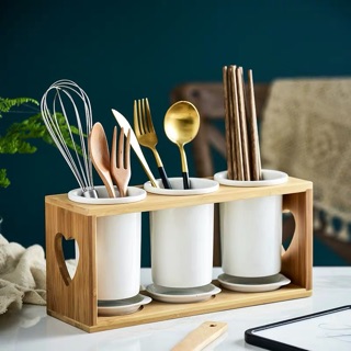 (có sẵn) Ống đũa sứ giá gỗ