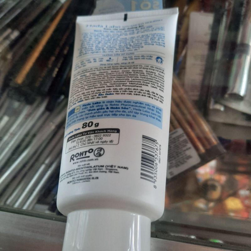 Sữa rửa mặt hadalabo dưỡng ẩm 80g.