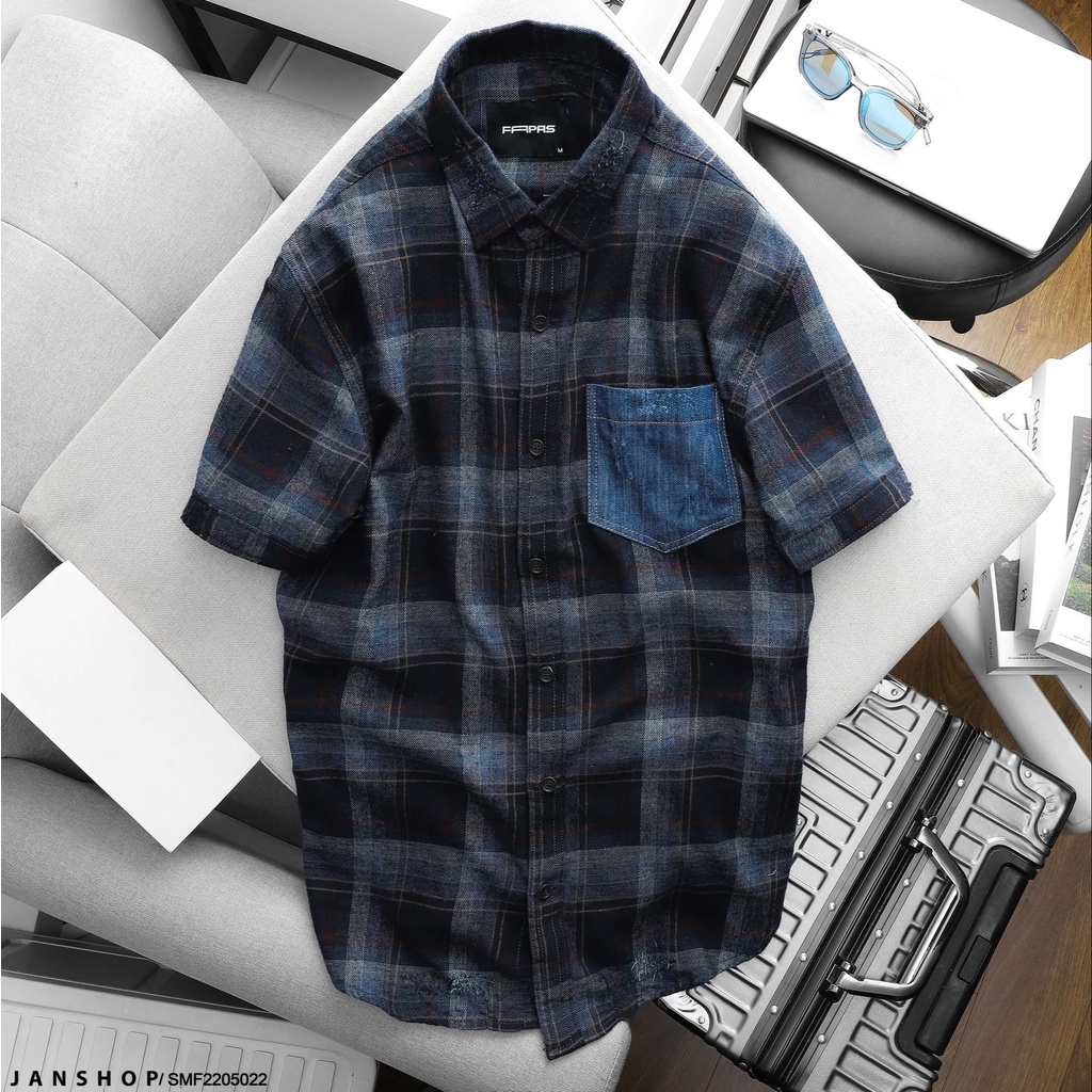 Áo Sơ Mi Chất Liệu Vải Dày Dặn, Thoáng Mát, Thấm Hút Mồ Hôi Tốt Và Tạo Điểm Nhấn Bởi Chiếc Túi Denim