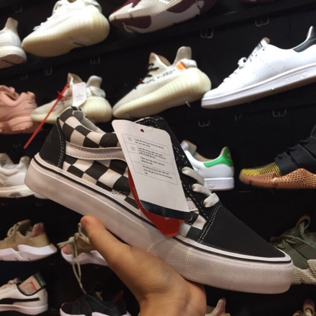Vans Karo