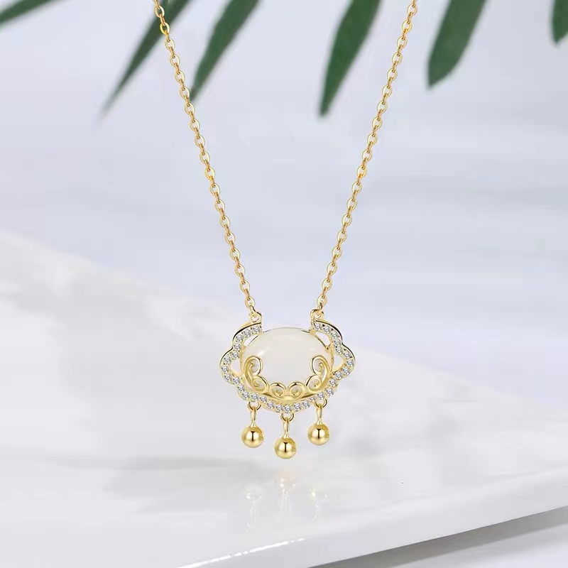 Dây Chuyền Bằng Thép Titan Đính Đá Ngọc Bích Thiết Kế Đơn Giản Tinh Tế Thời Trang Cao Cấp