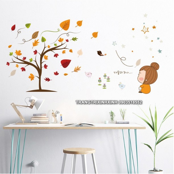 Decal trang trí tường - Cây úa vàng Mùa Thu cùng Cô Gái nhỏ