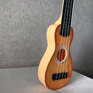 Ukulele siêu dễ thương cho bé tập chơi