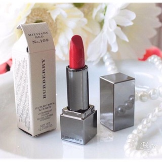 Son Burberry màu Military Red