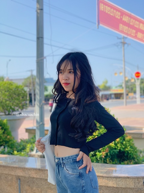 Áo croptop cúc dọc xanh navy