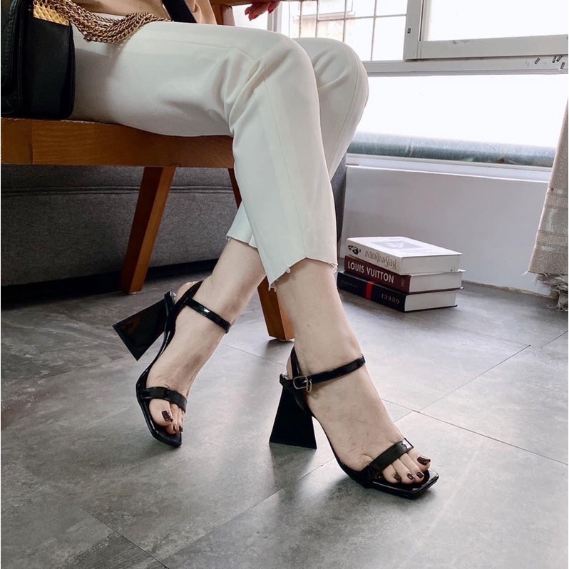 Sandan gót tam giác 9 phân quai mảnh,có bigsize 35-43