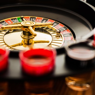 Vòng quay May mắn (Drinking Roulette Set)