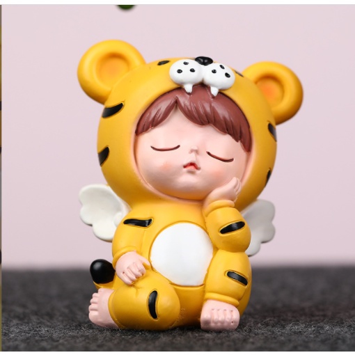 Bé hổ nhựa chống cằm nhựa