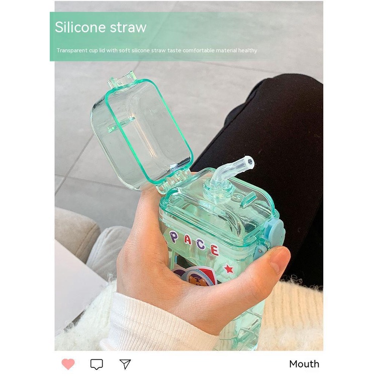 Bình Nước Nhựa Hình Vuông Sức Chứa Lớn Có Ống Hút Họa Tiết Dễ Thương Cho Nữ