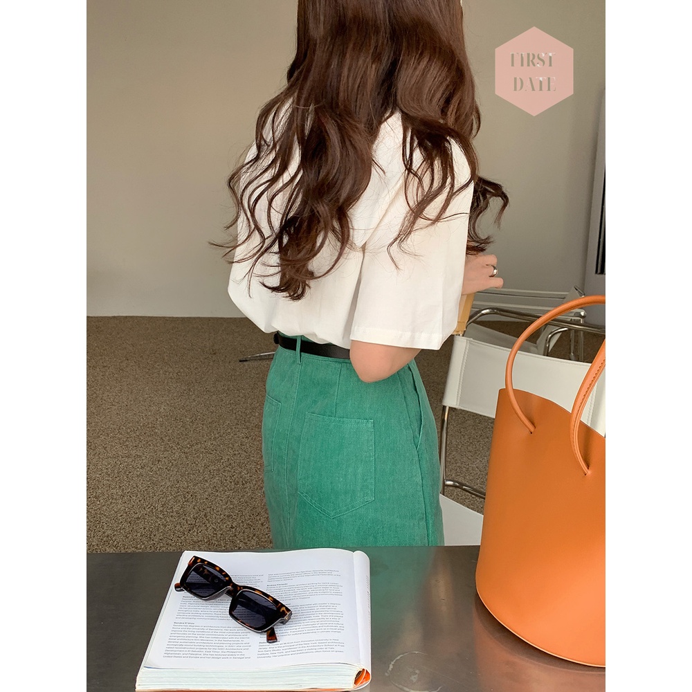 Chân váy bò Chân váy jean xanh lá độc la FIRST DATE kết hợp áo phông trắng phong cách Hàn Quốc thời trang sang trọng