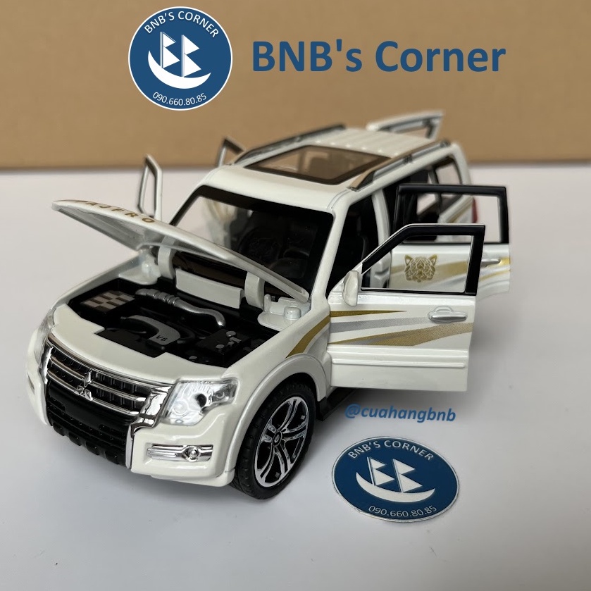 Mô hình xe 1:32 Mitsubishi Pajero