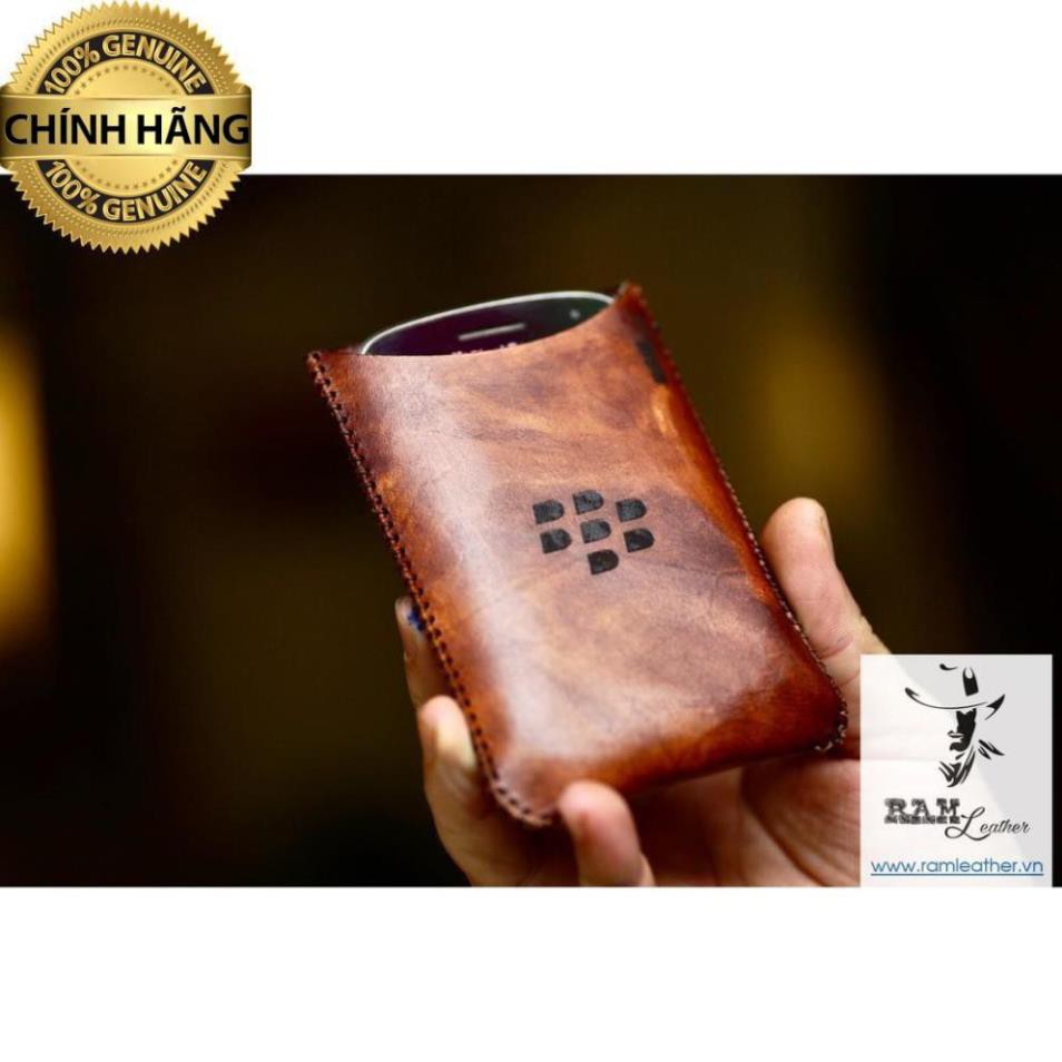 BAO DA BLACKBERRY DA BÒ VEGTAN MÀU NÂU SÁNG 9900/Q10 - HÀNG CHÍNH HÃNG RAM LEATHER .