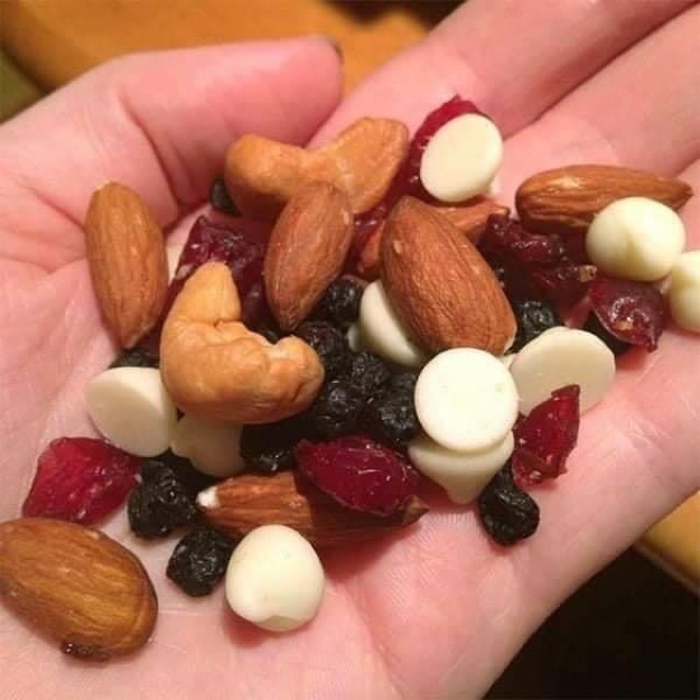 HẠT HỖN HỢP WILD ROOTS COASTAL BERRY TRAIL MIX MỸ 737g