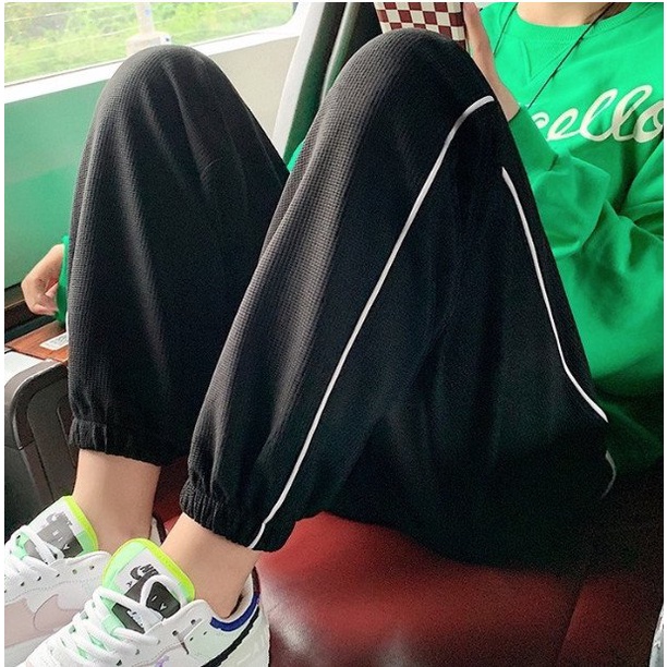 Quần  Nữ Jogger Thể Thao - Quần Bom Chất Nỉ Tổ Ong Viền Sọc Siêu Cá Tính  QN778