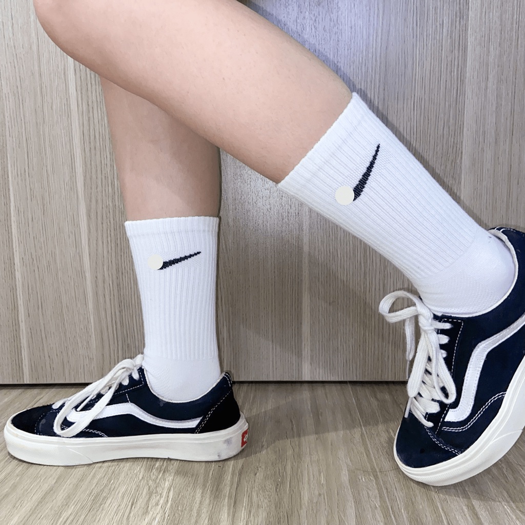 Tất Nam Nữ Nikea Cổ Cao, Cổ Trung, Cổ Ngắn Dệt Kim Màu Trắng, Dày Dặn Không Gây Mùi