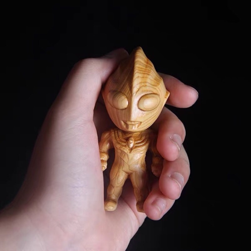 Tượng gỗ: Siêu Nhân Gao