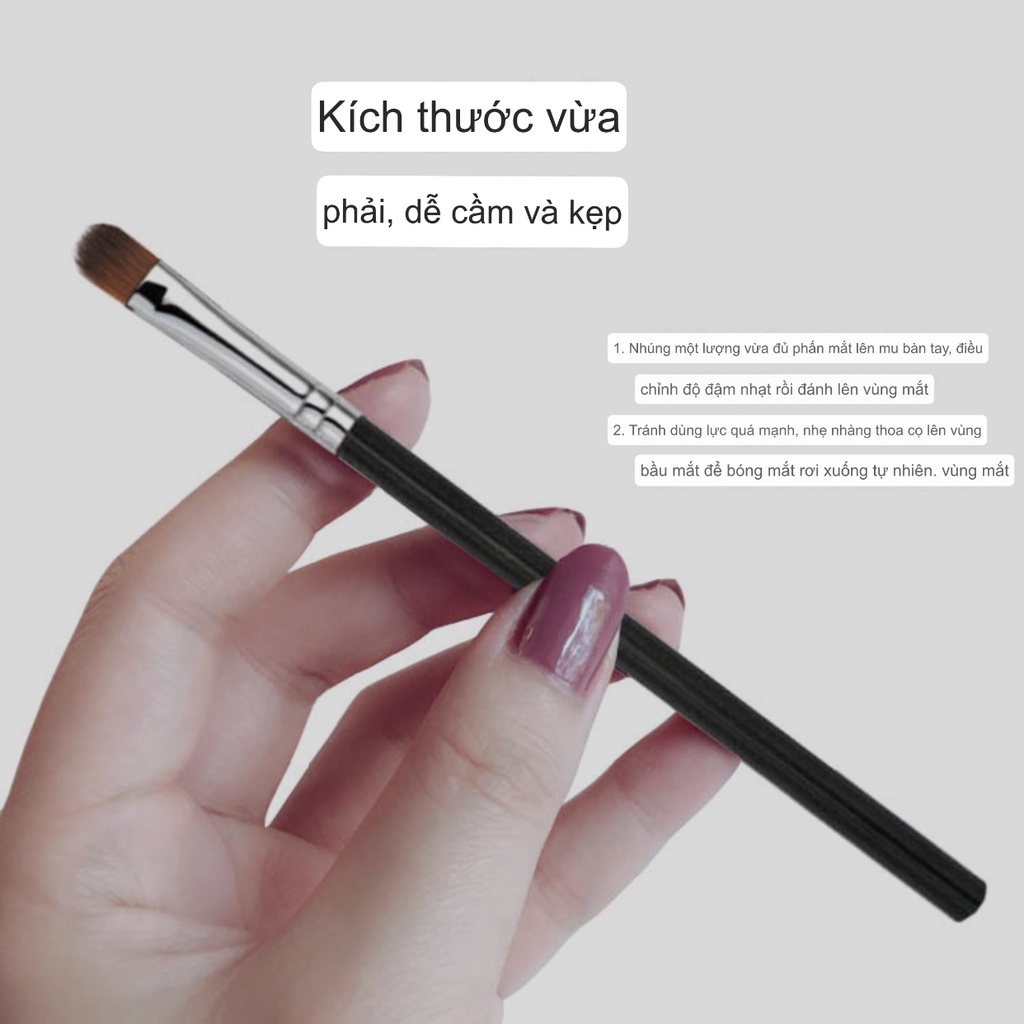 Cọ trang điểm đánh mắt cán dẹp màu đen