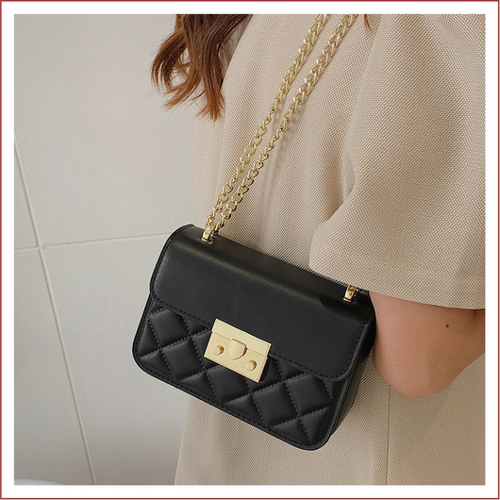 Túi Đeo Thời Trang CnK Xuân Hạ Khâu Quả Trám Mẫu 2022 Sành Điệu DC1701