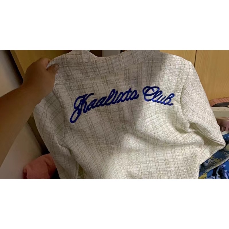 Áo Khoác Sơ Mi Dạ Tweed Thêu Chữ Cá Tính Kèm Ảnh Thật