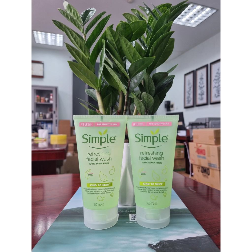 Sữa Rửa Mặt Simple Gel Kind To Skin Refreshing Facial Wash Gel 150ml
