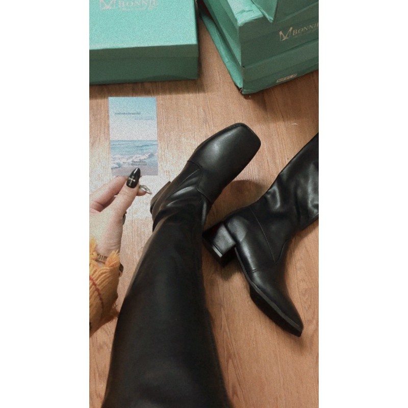 (sẵn)Bốt đùi🥰 boot da ÔM CHÂN KHÔNG TỤT / mõm vuông 😃 giày da trắng độn đế (đặt là giao) | BigBuy360 - bigbuy360.vn