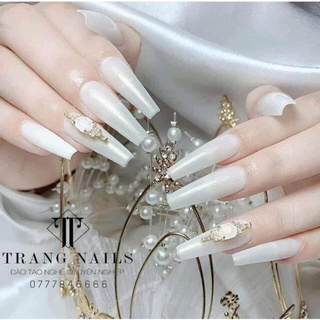 Vương miện chup hình cho ngành nail