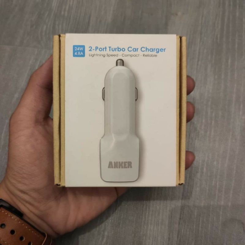 Bộ sạc ô tô hai cổng Anker 24W