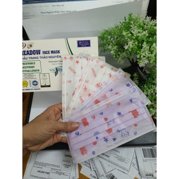 Hộp 50 Chiếc Khẩu Trang y tế 4 lớp Họa tiết Hello Kitty Hồng cho người lớn | BigBuy360 - bigbuy360.vn