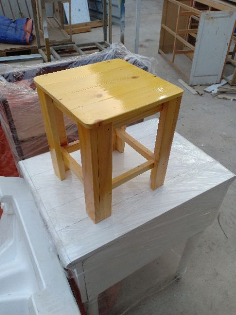 Ghế gỗ thông pallet 30cmx30cmx30cm