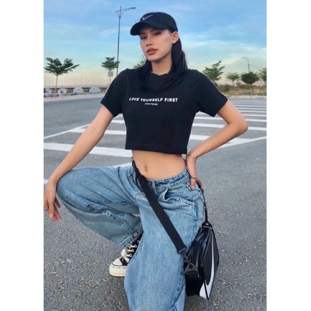 Áo croptop Love Yourself First | BigBuy360 - bigbuy360.vn