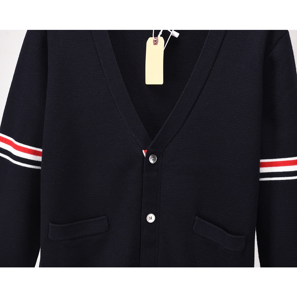 Áo khoác Cardigan nam nữ dệt kim Thom Brow.ne 8835 chất vải len da thiết kế tay áo kẻ vạch cổ áo tim cực sang trọng