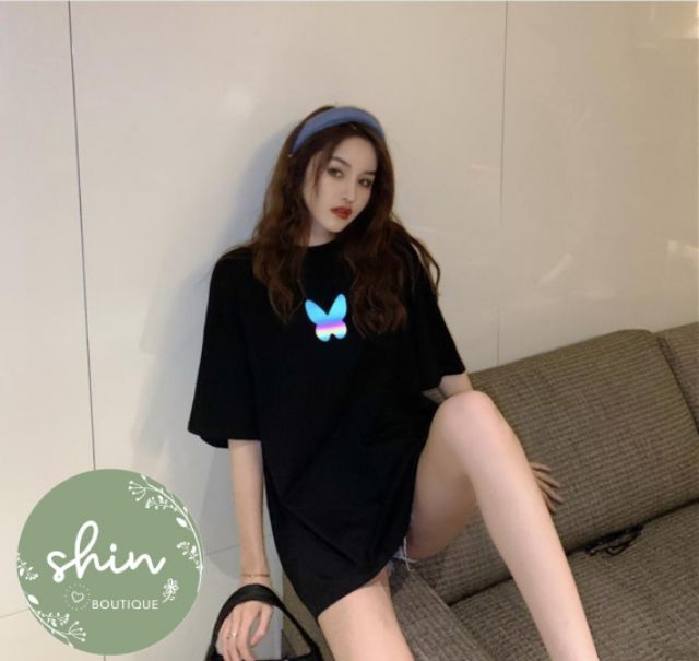 Áo croptop hoạ tiết bướm có thể phát sáng khi có đèn